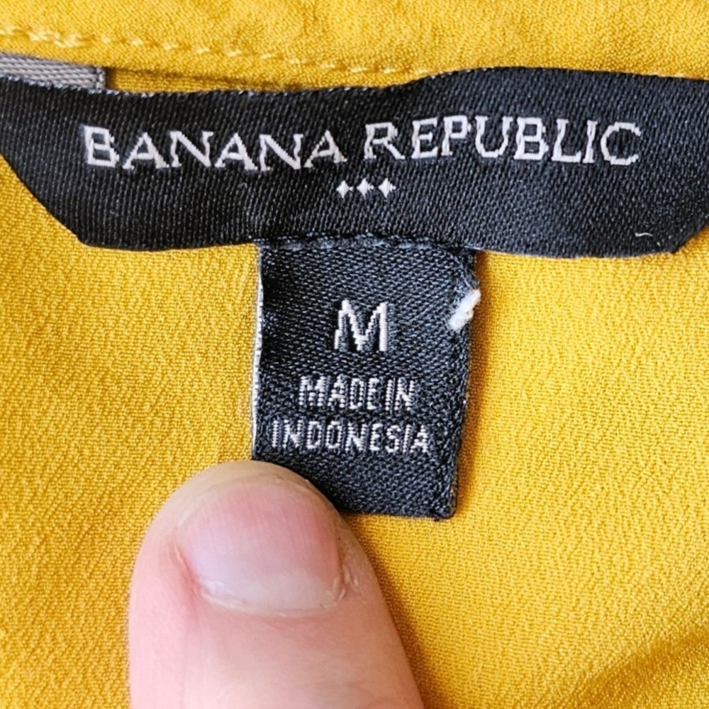 Banana Republic Mustard Yellow Ruffle V-Neck Sleeveless Blouse 273860-00 Medium - Picture 3 of 7